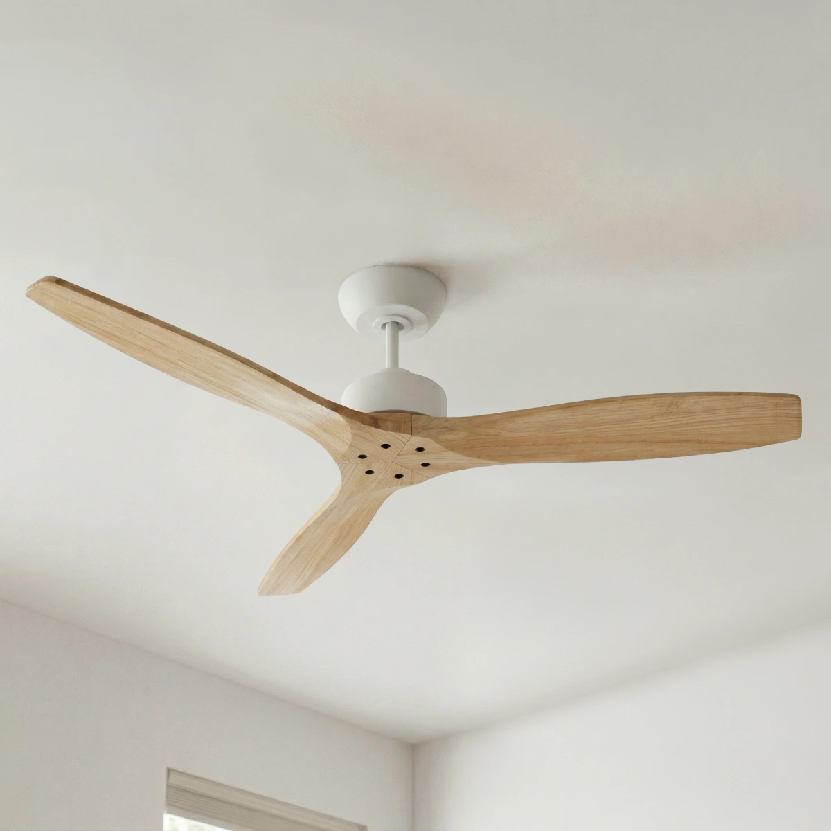 fanco-wynd-dc-54-inches-white-natural-close-up-insitu.webp