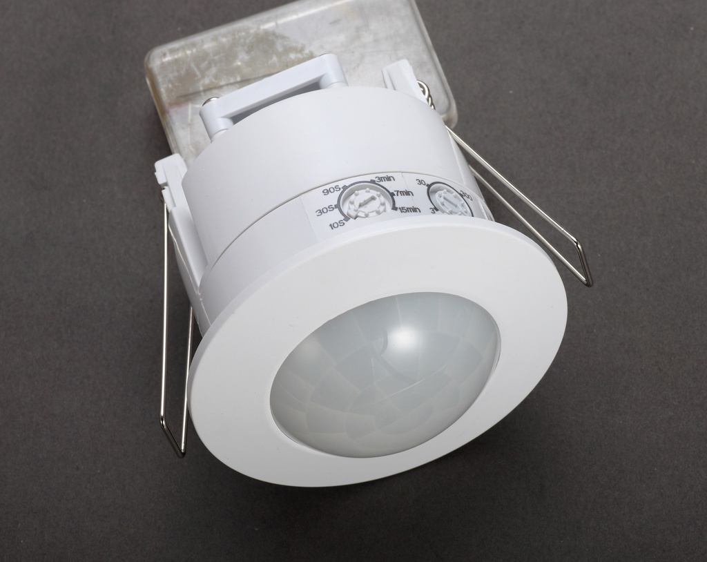 SENSOR Recessed Infared Motion 3 Wire 1200W Round White IP20